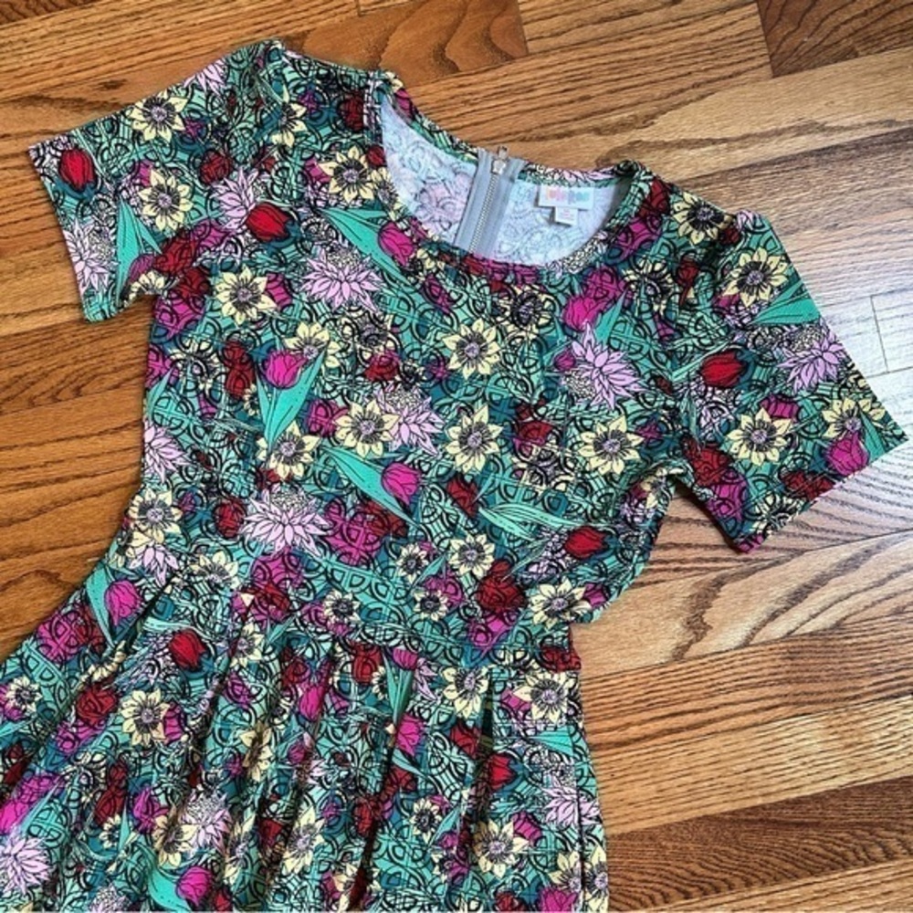 New LuLaRoe Green Floral Polyester Amelia Skater Dress W Pink Flowers Sz M
